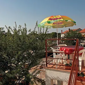 https://holiday-home-hrboki-cr.in-istria.net